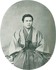 渋沢栄一　37歳頃の肖像 龍門雑誌第522号より 明治10年(1877)撮影