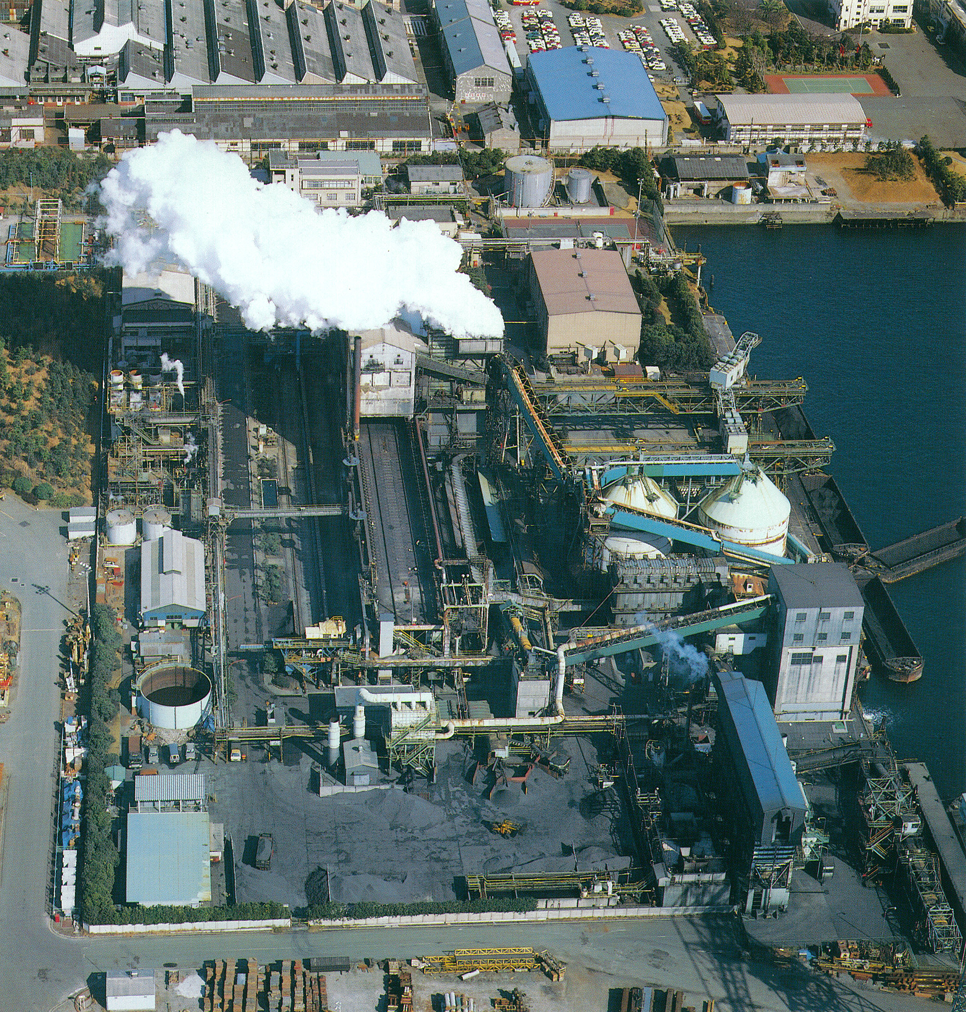 写真「ガスコークス炉 全景」