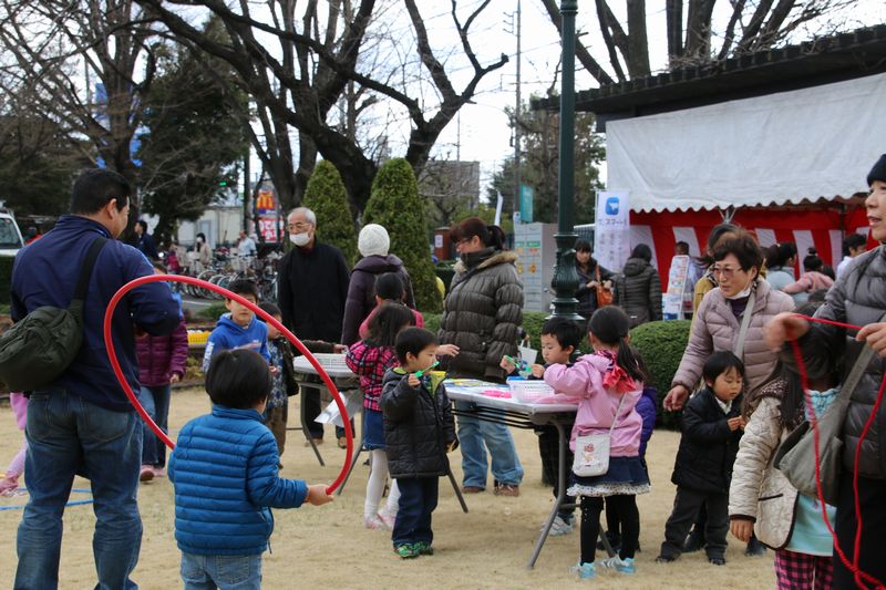 春イベントの良いところは何と言っても、広い中庭で思いっきり遊べるところ。