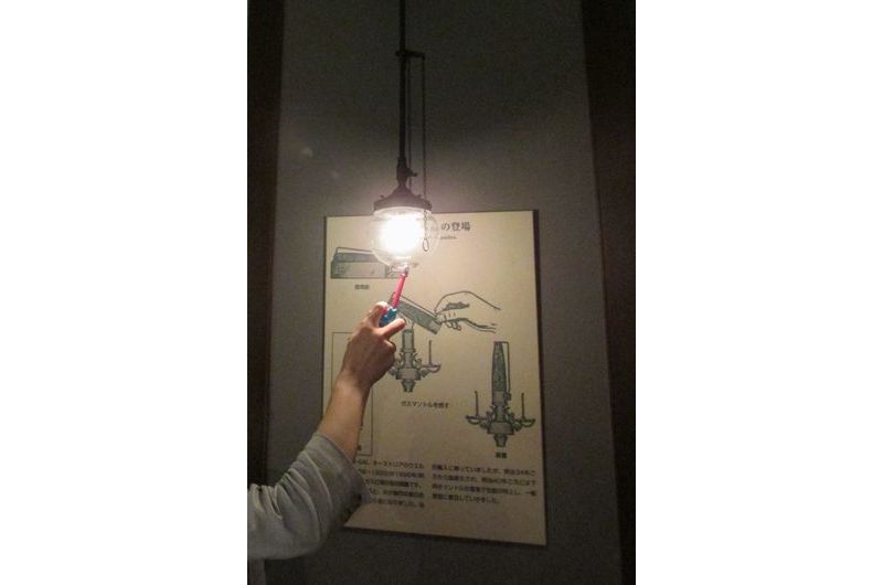 魚火灯のあと、明治30年頃にはさらに使い勝手の良いガス灯が作られました。