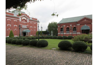 右側の建物がくらし館です。